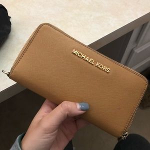 Michael Kors jet set wallet